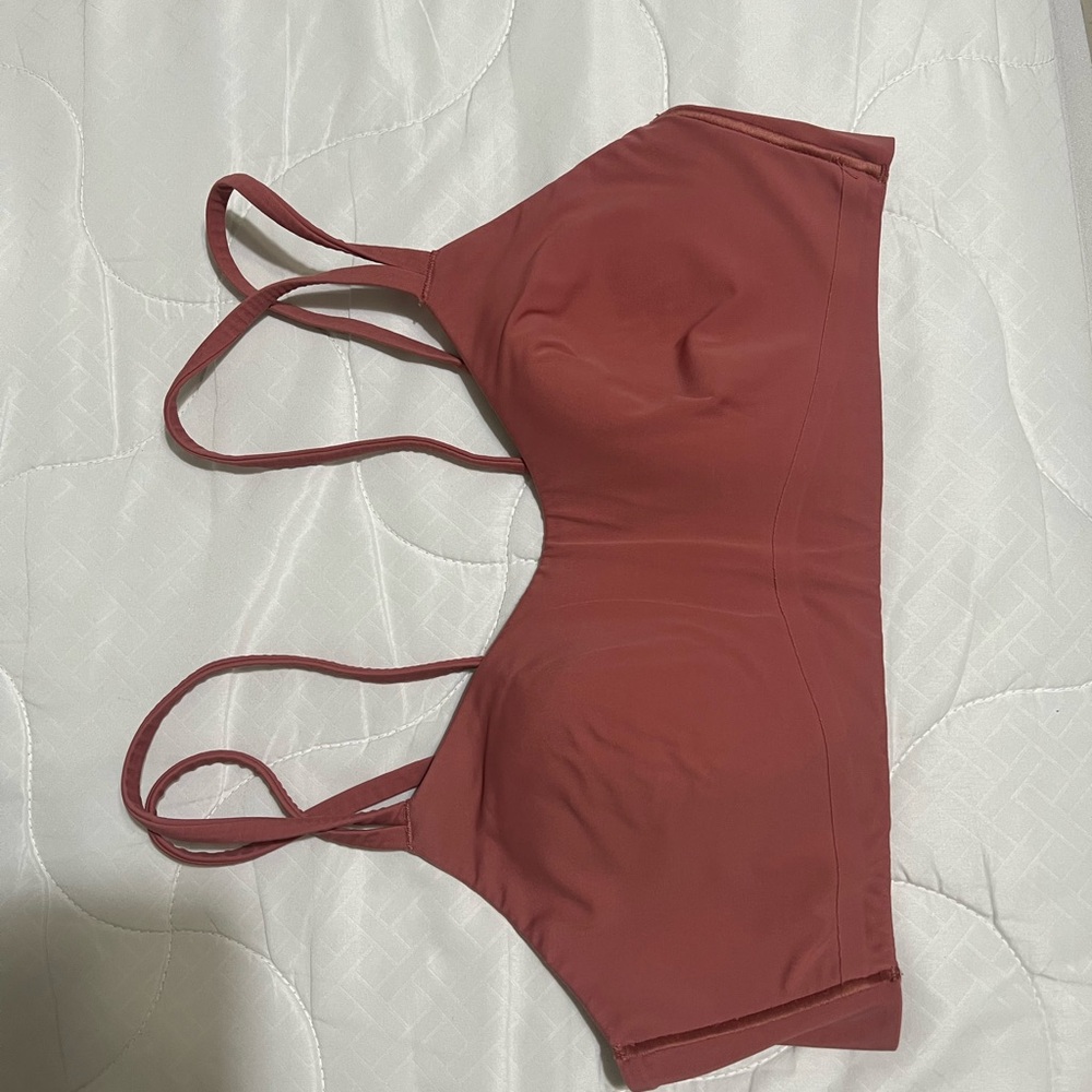 Women's Lululemon cloud sports bra